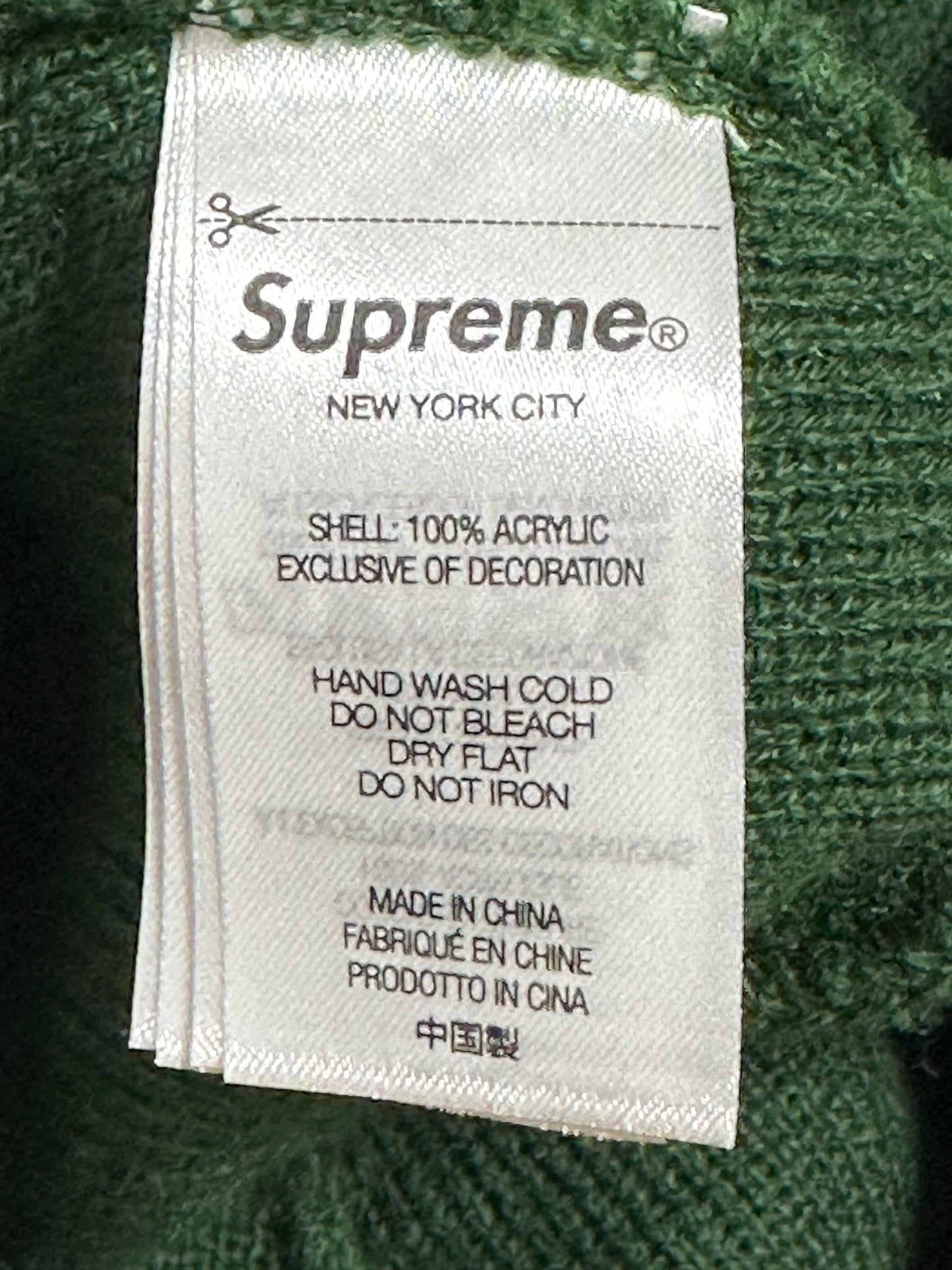 23FW Supreme Dragon beanie