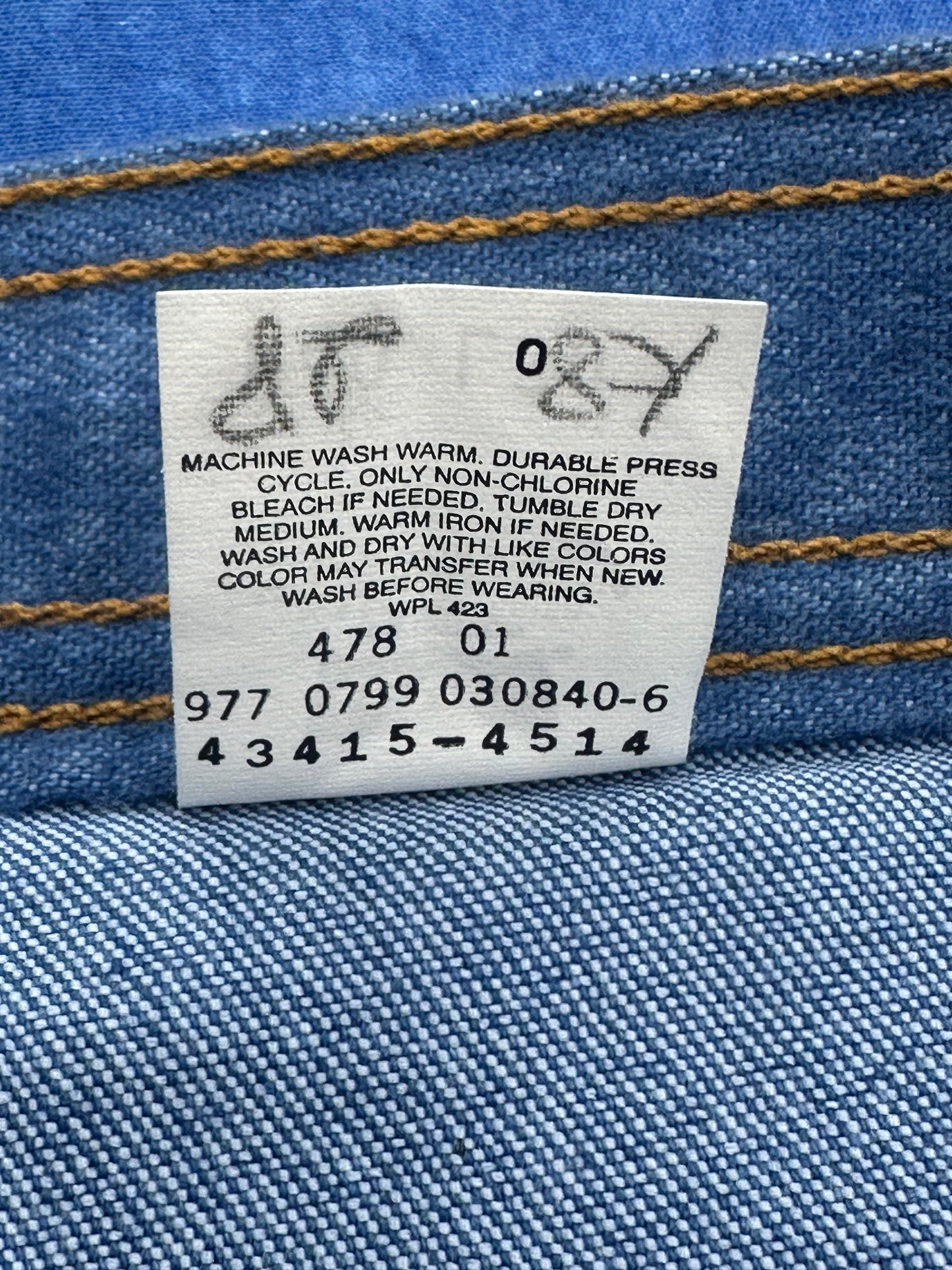 [40x30] 99' Levi's Signature Action Jeans