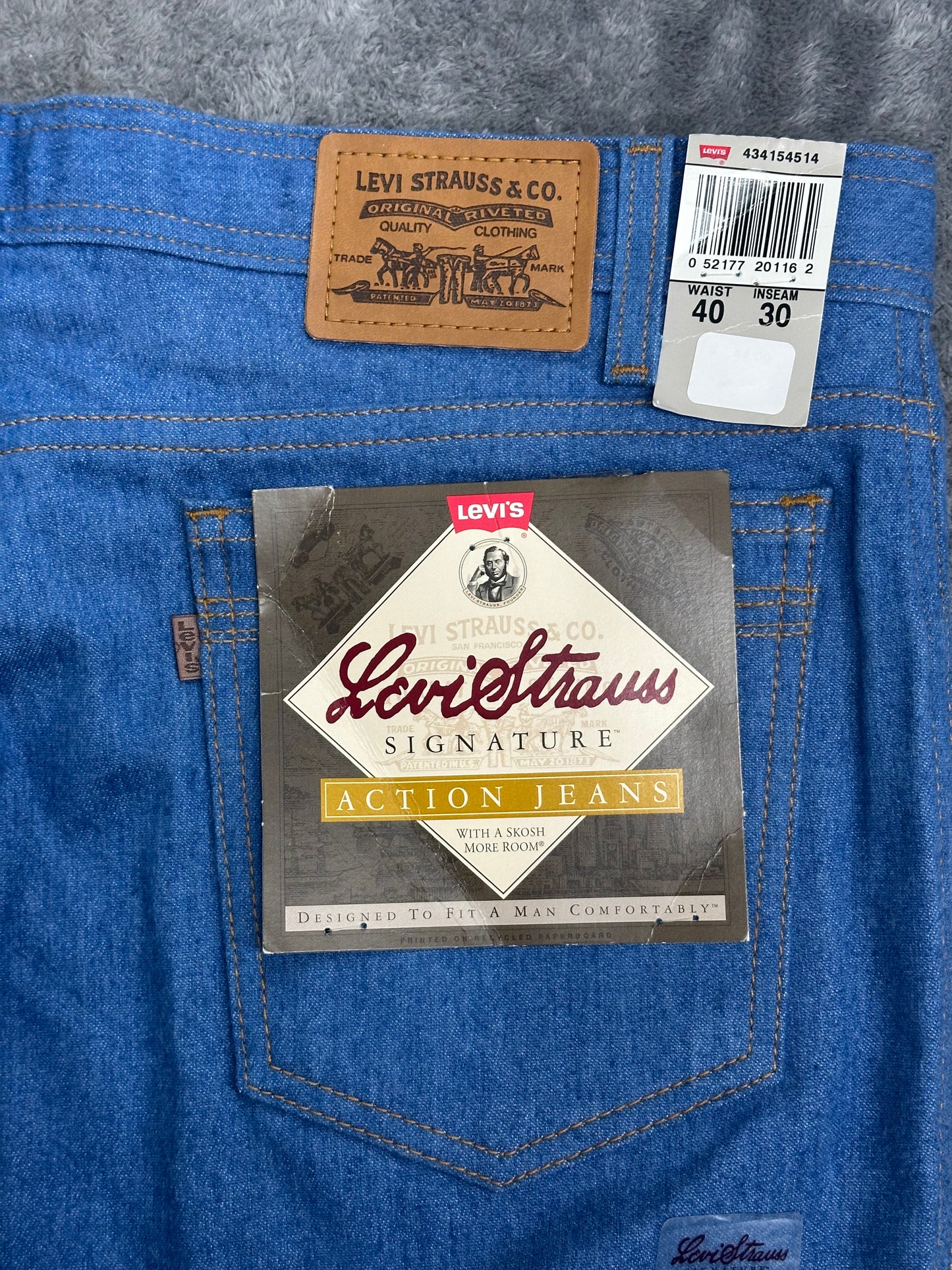 [40x30] 99' Levi's Signature Action Jeans
