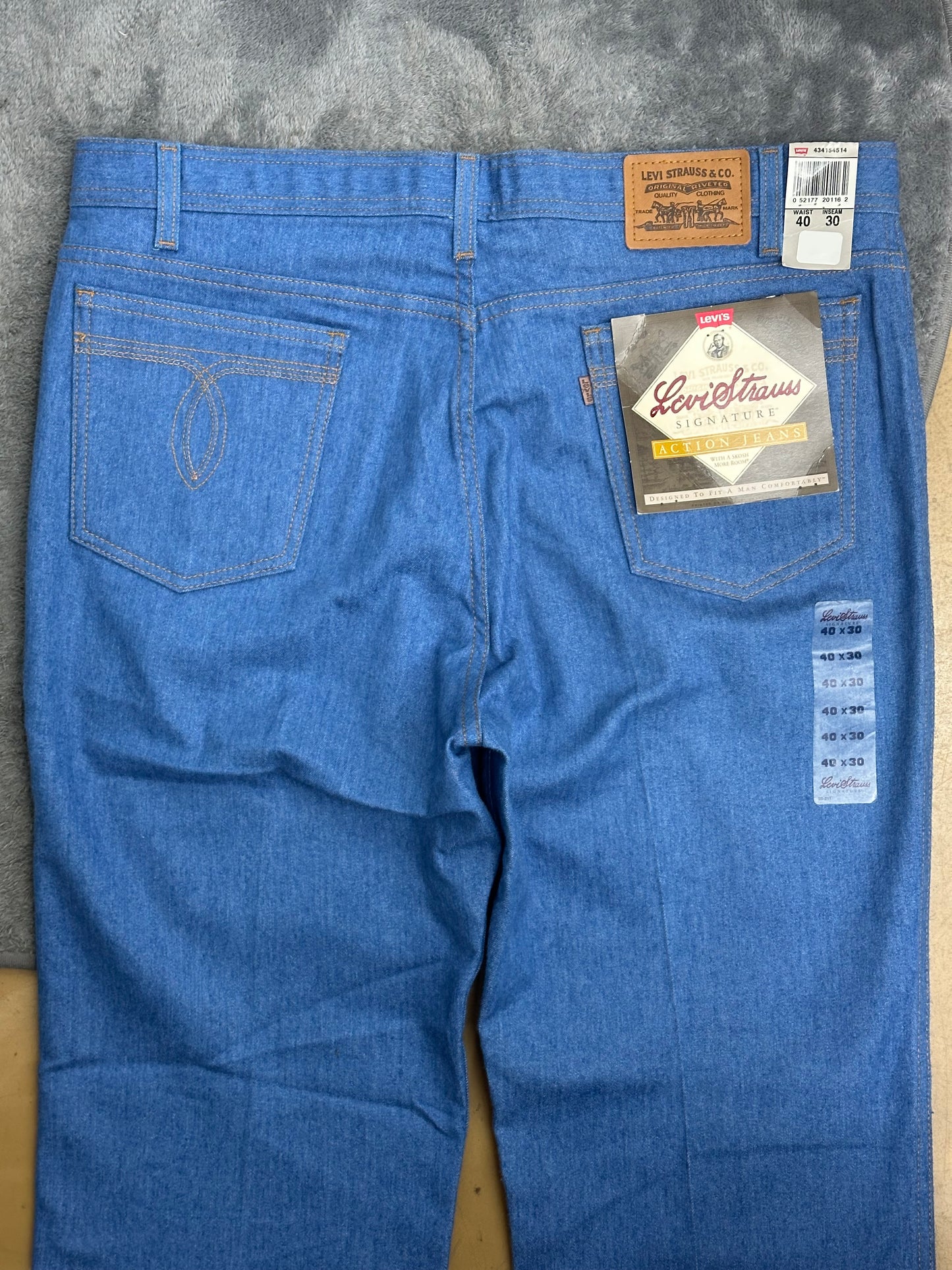 [40x30] 99' Levi's Signature Action Jeans