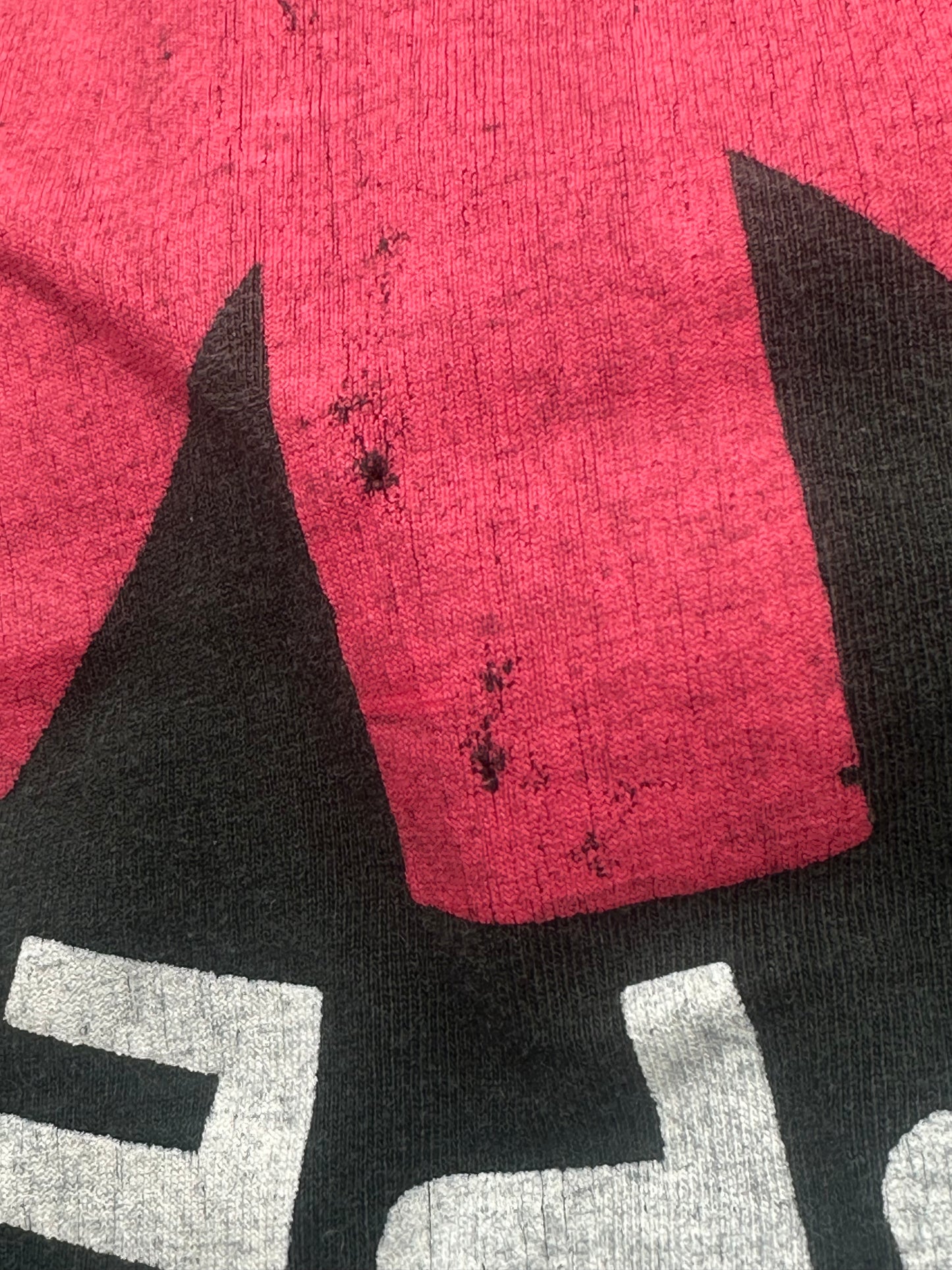 [L] 90s Red Hot Chili Peppers Staff Tee