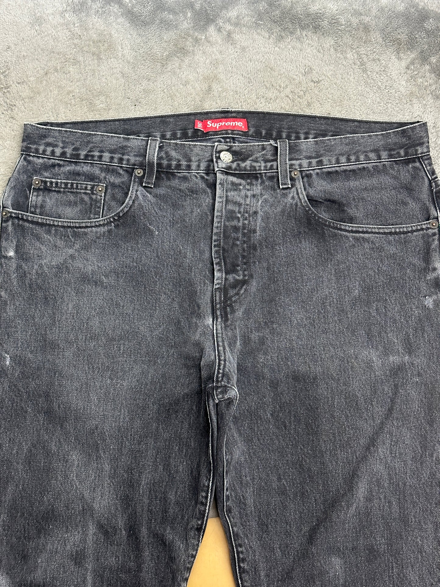 [36] Supreme Regular Jean Black