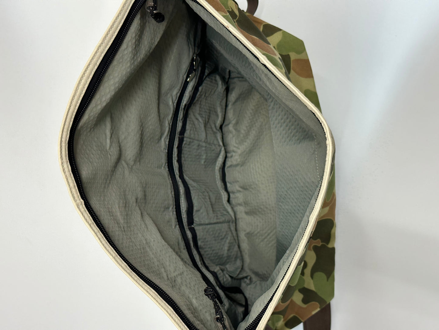 00s Gregory Reversiable Camo messenger Bag