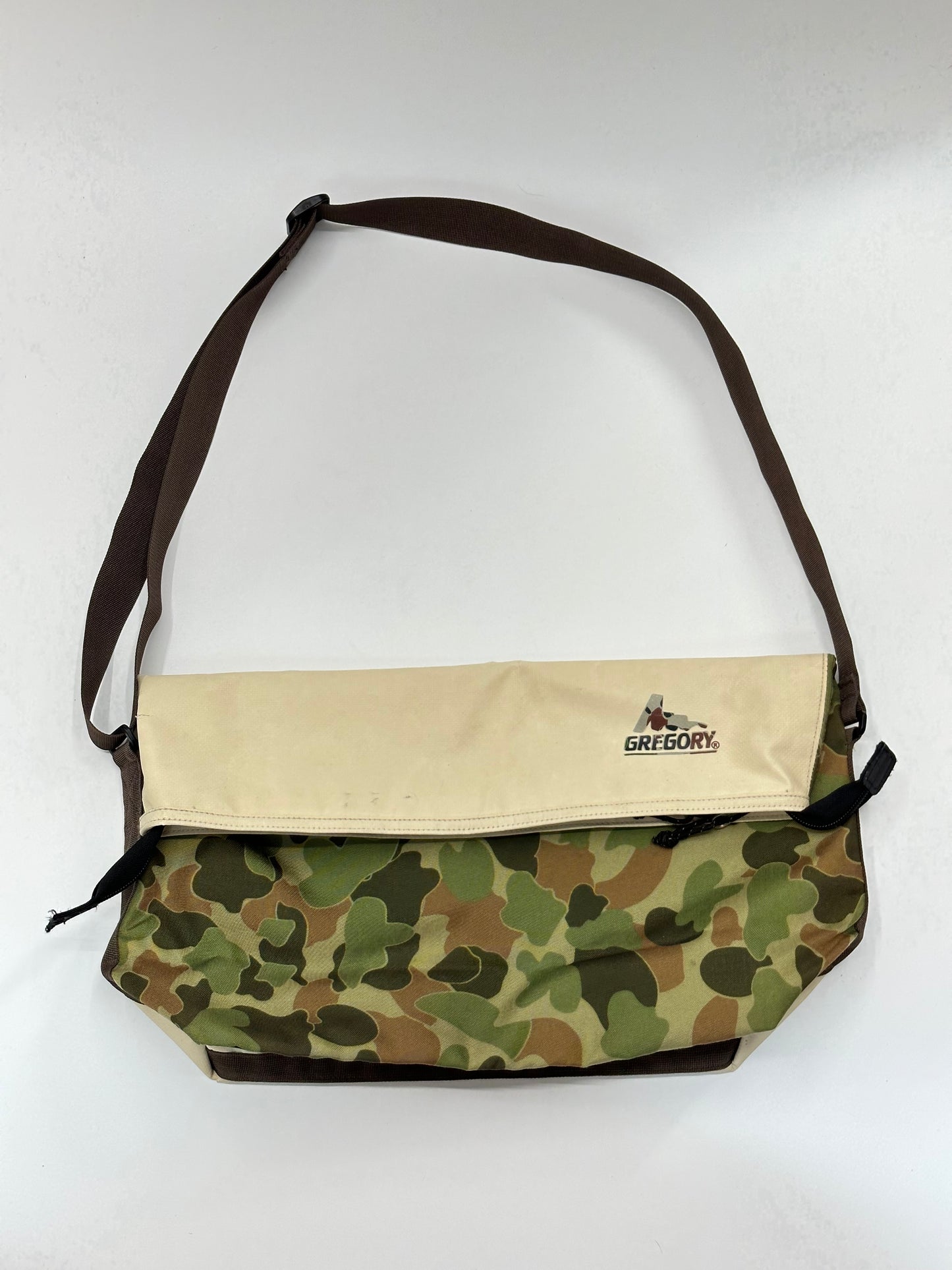 00s Gregory Reversiable Camo messenger Bag