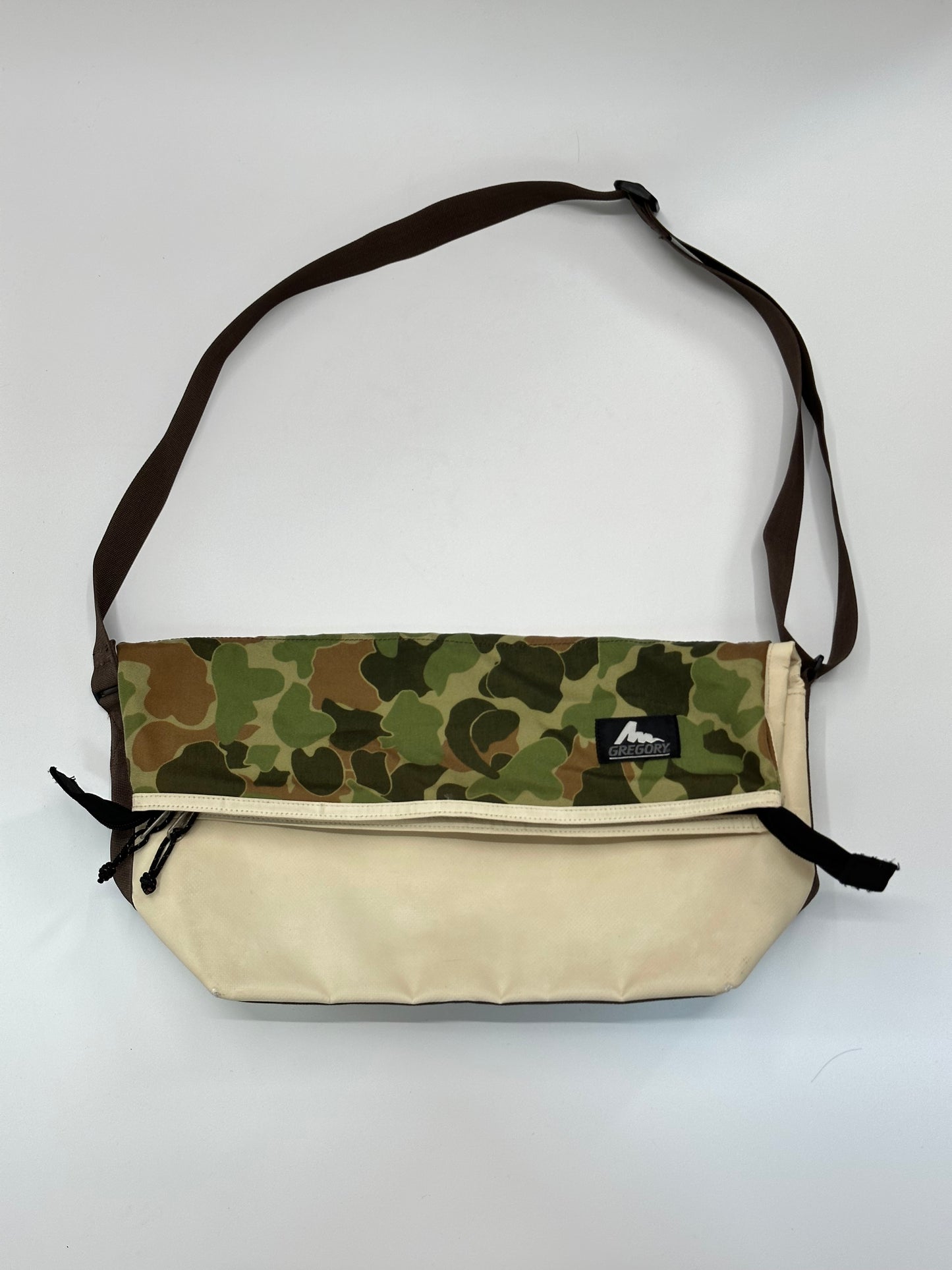 00s Gregory Reversiable Camo messenger Bag