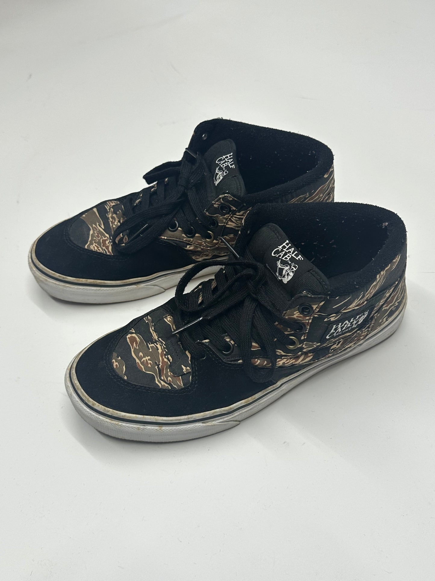 [US 8] Vans HALF CAB tiger camo