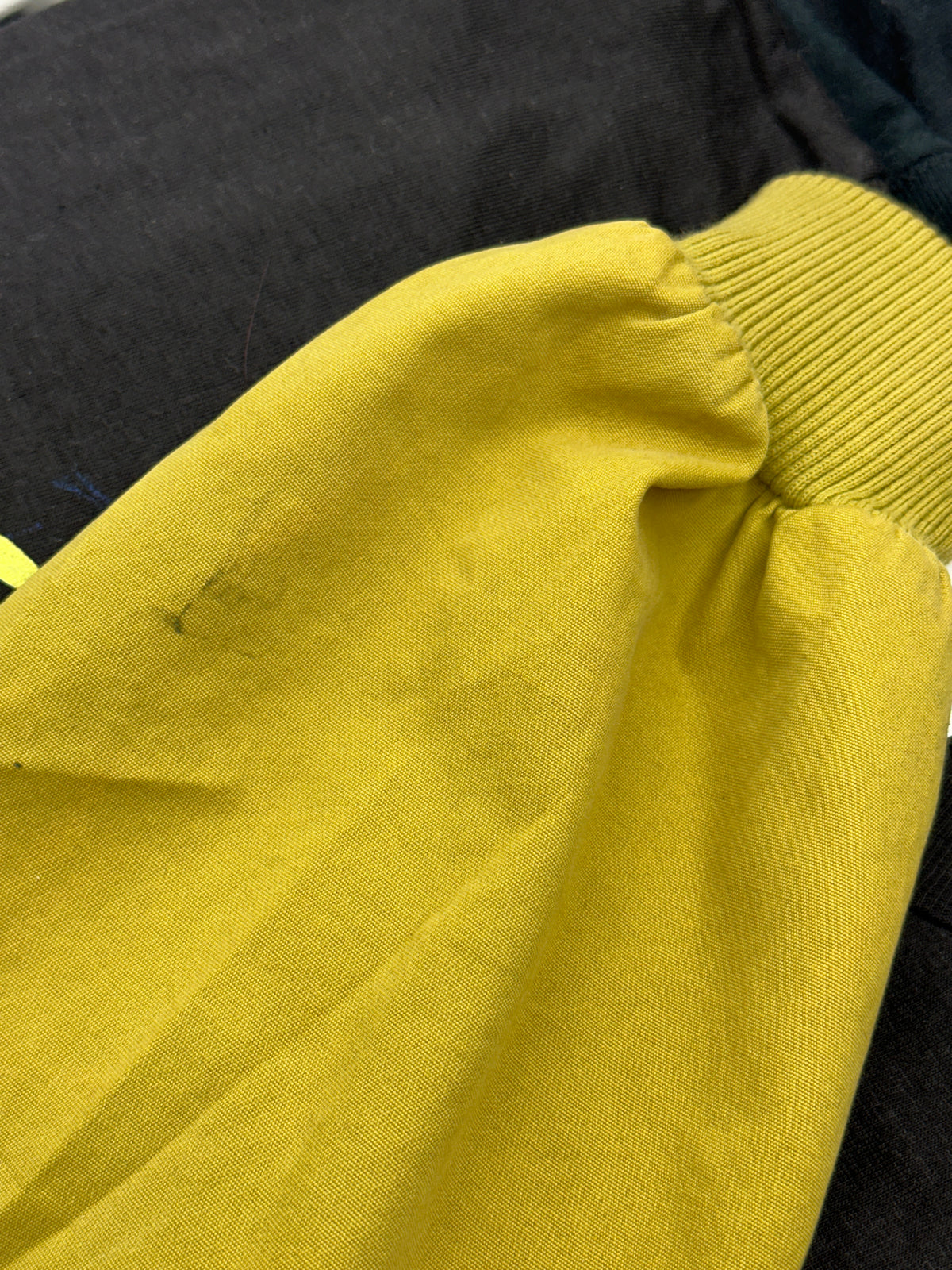 [48] 90s HUGO BOSS Italy Yellow Bomber Jacket
