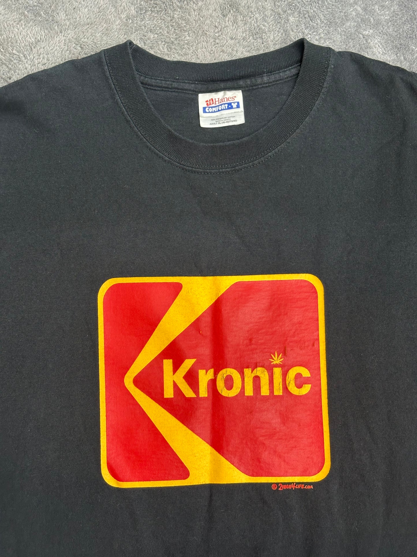 [XL] 00s Kronic Parody Tee