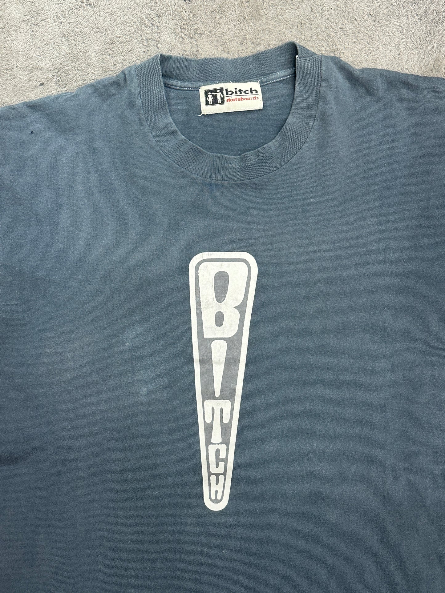 [L] 90s Bitch Skateboards Tee