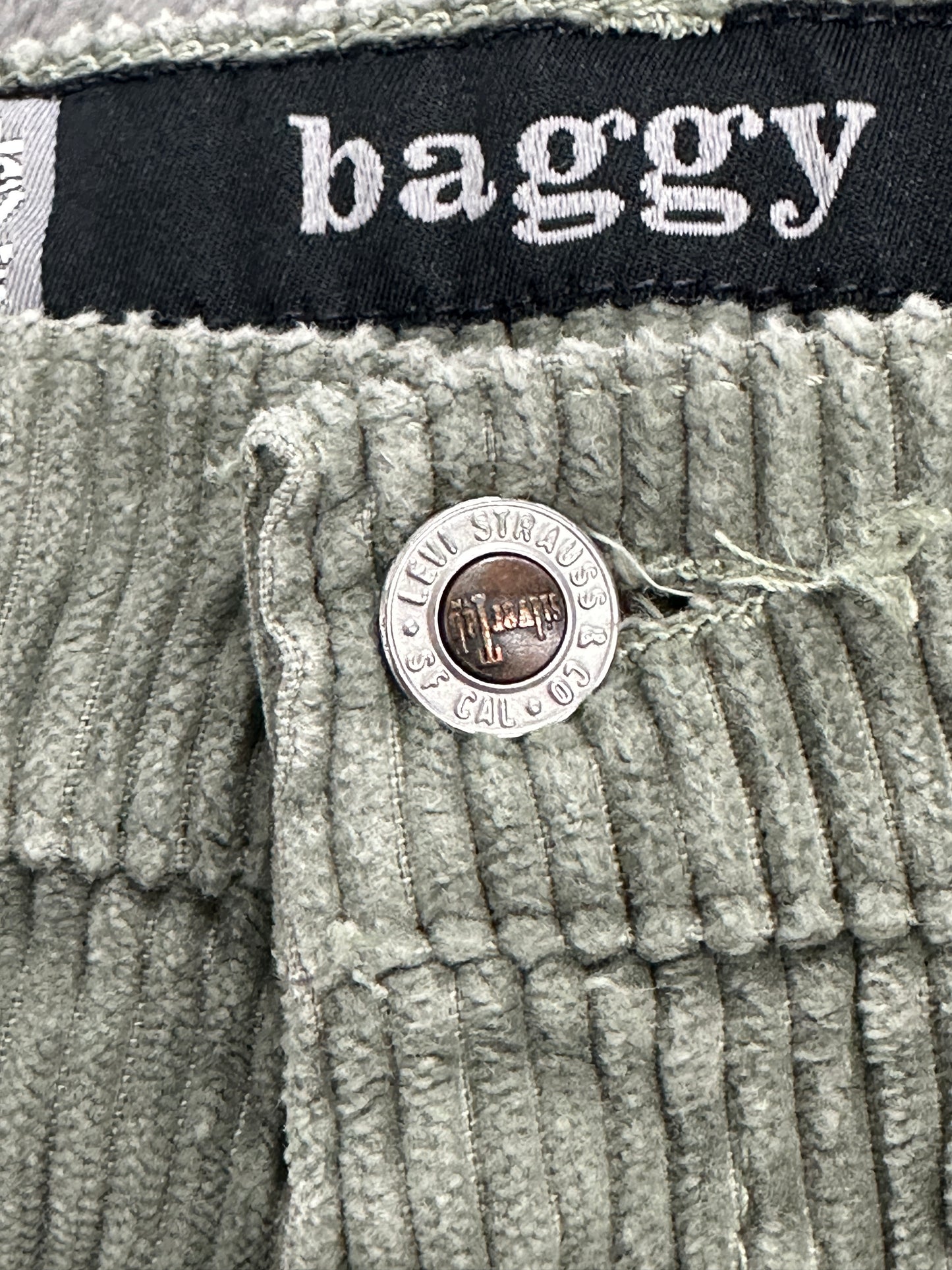 [36x32] 1998' Levi's Silvertab Corduroy Pants