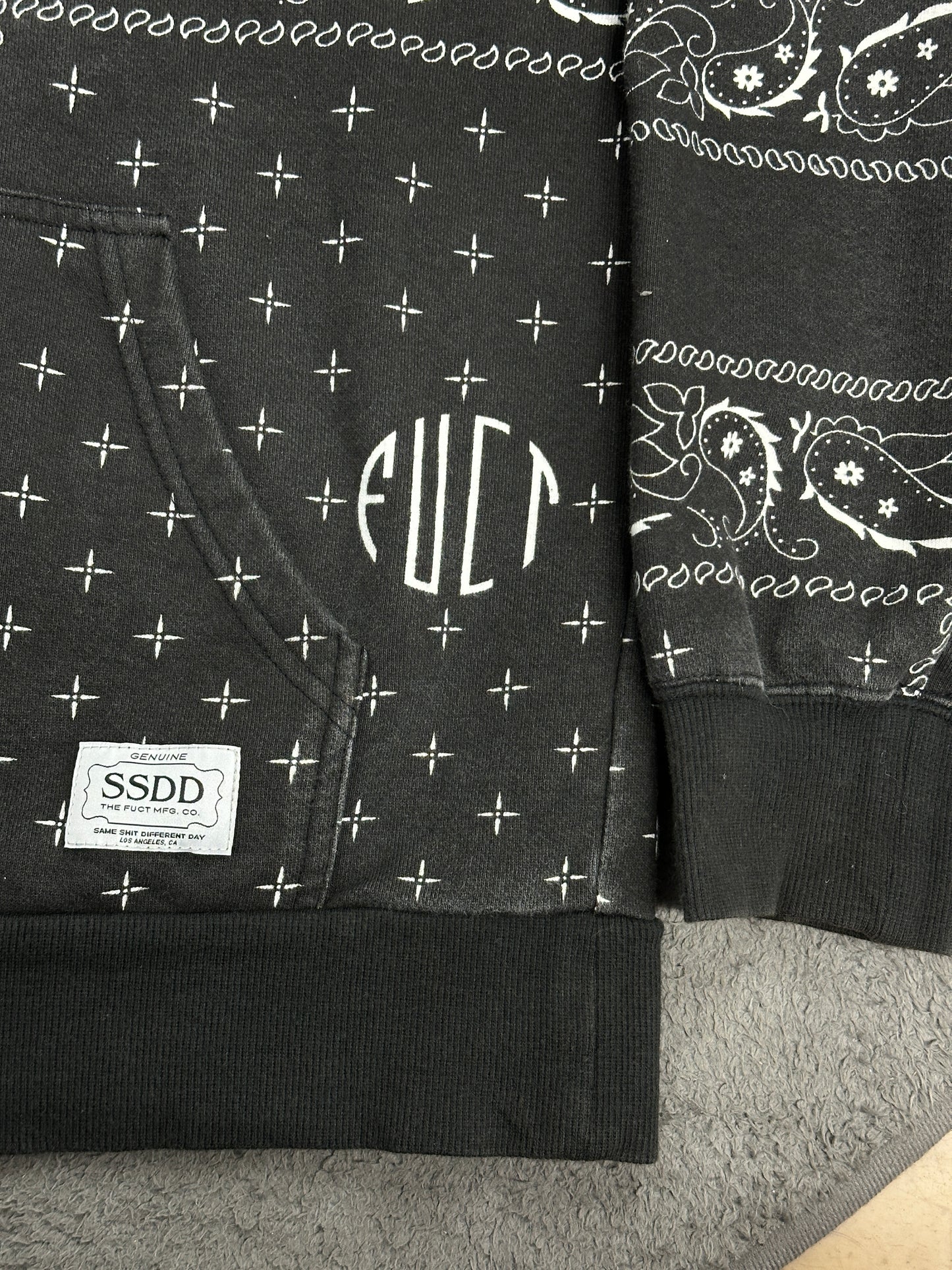 [L] FUCT SSDD Paisley Hood Zip-up