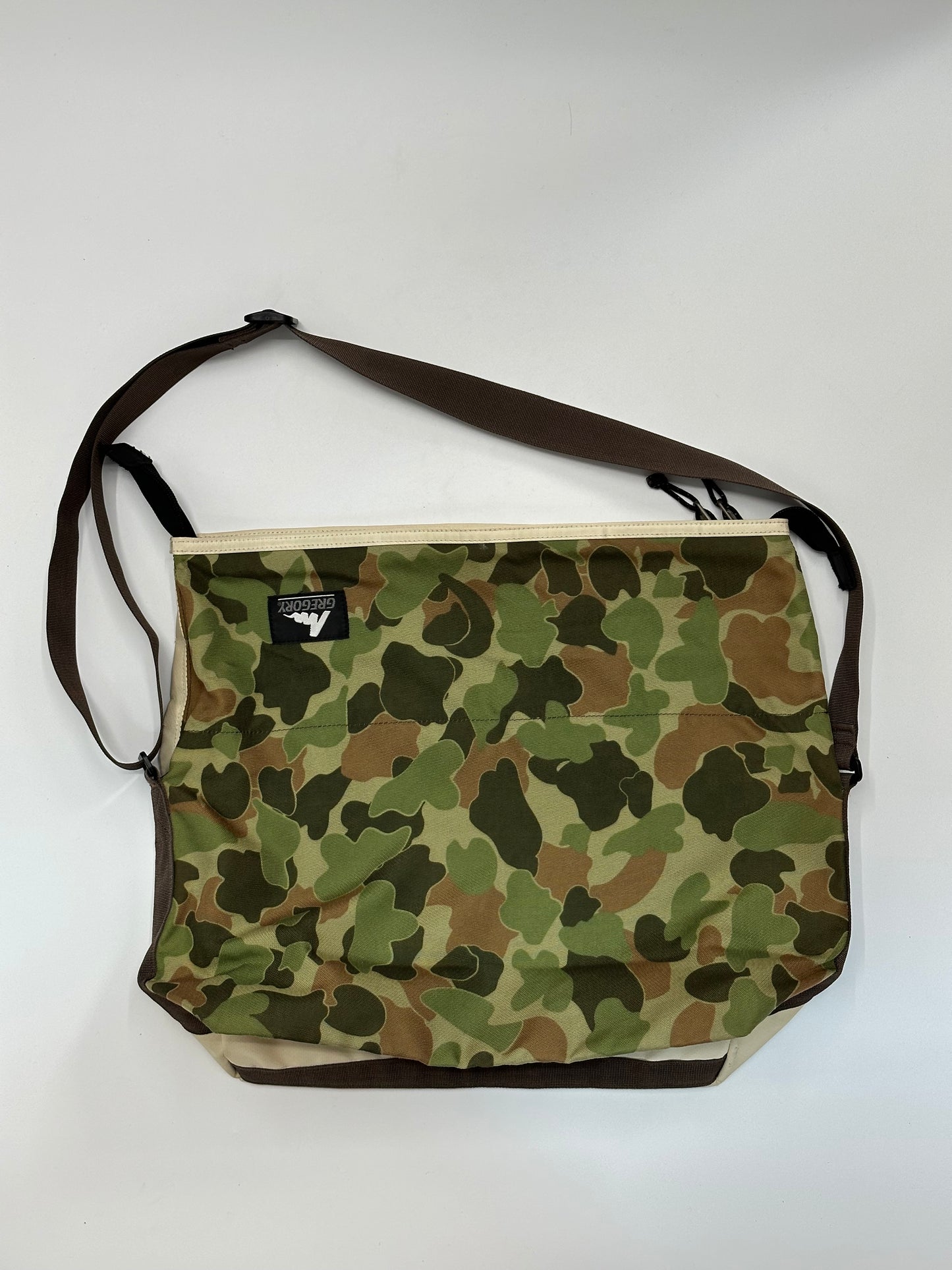 00s Gregory Reversiable Camo messenger Bag