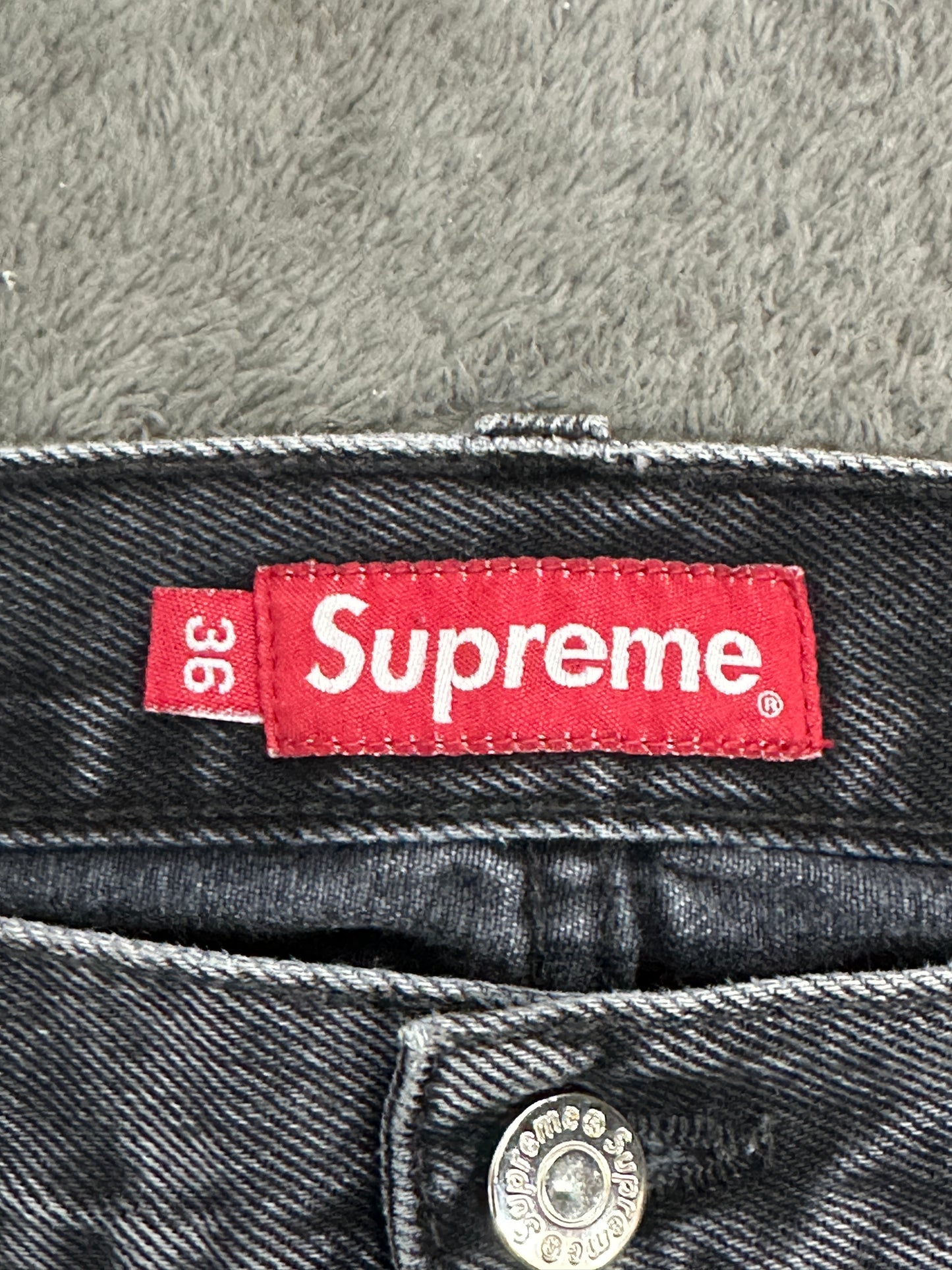 [36] Supreme Regular Jean Black