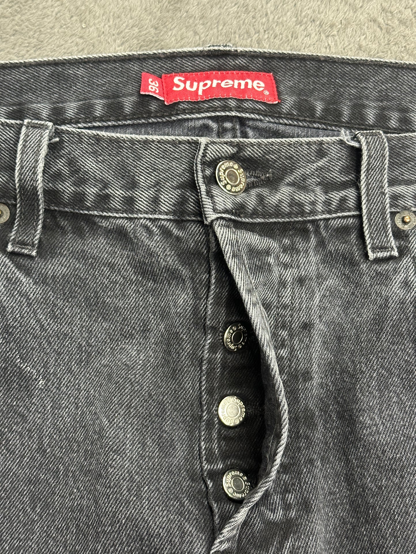 [36] Supreme Regular Jean Black