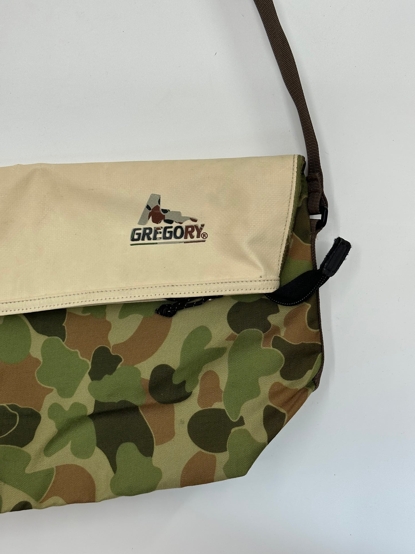 00s Gregory Reversiable Camo messenger Bag