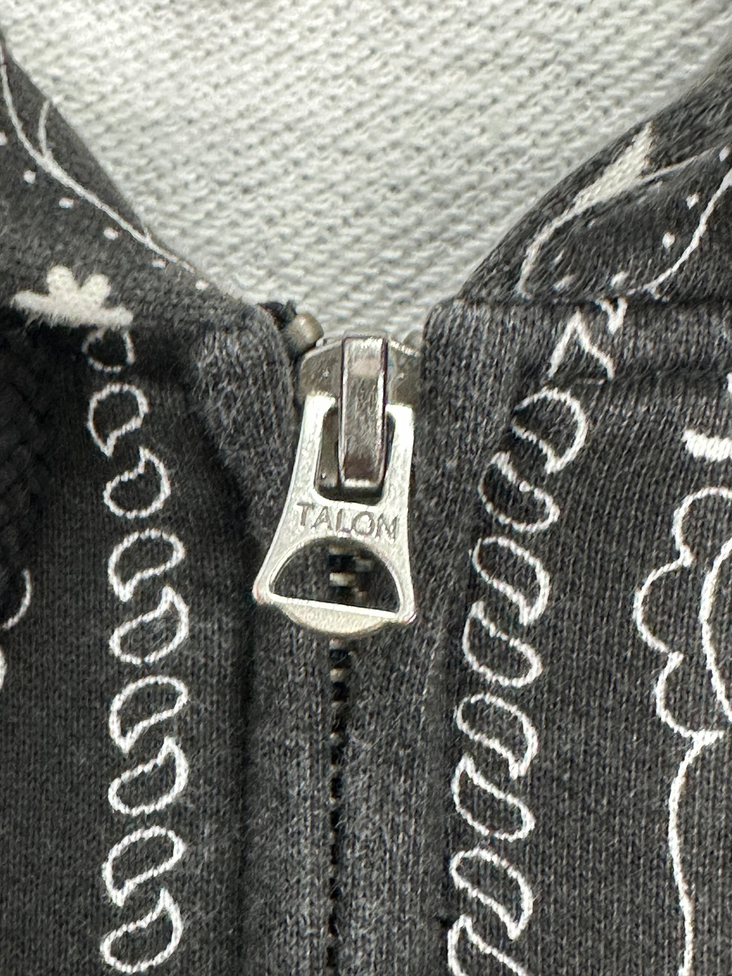 [L] FUCT SSDD Paisley Hood Zip-up