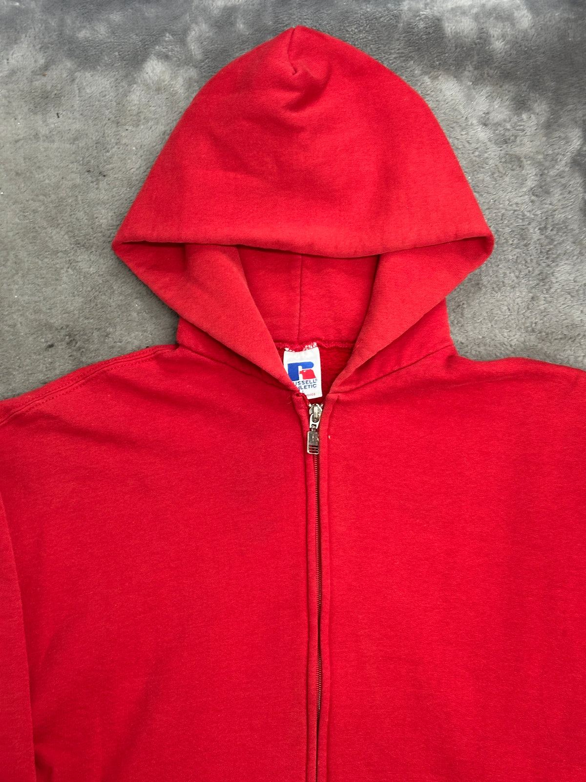 [L] 90a Russell Red Hood Zip-up